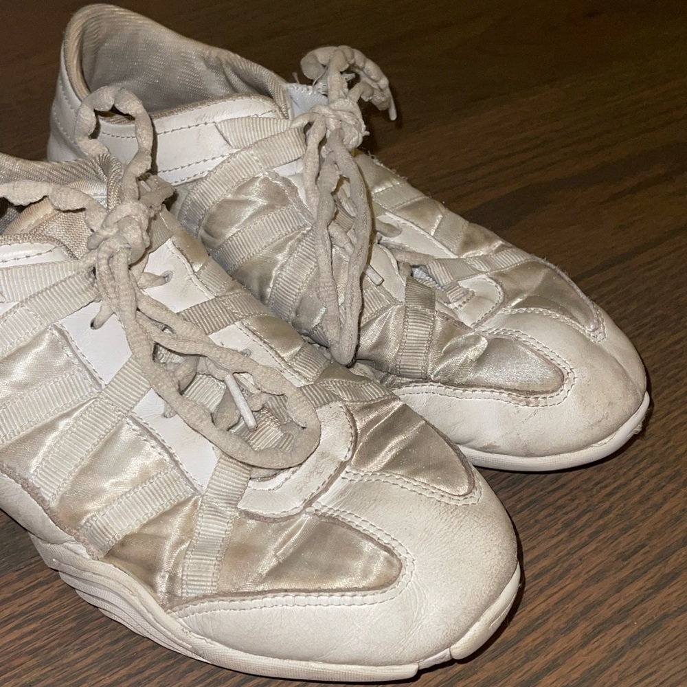 Infinity Size 8.5 Cheer Shoes